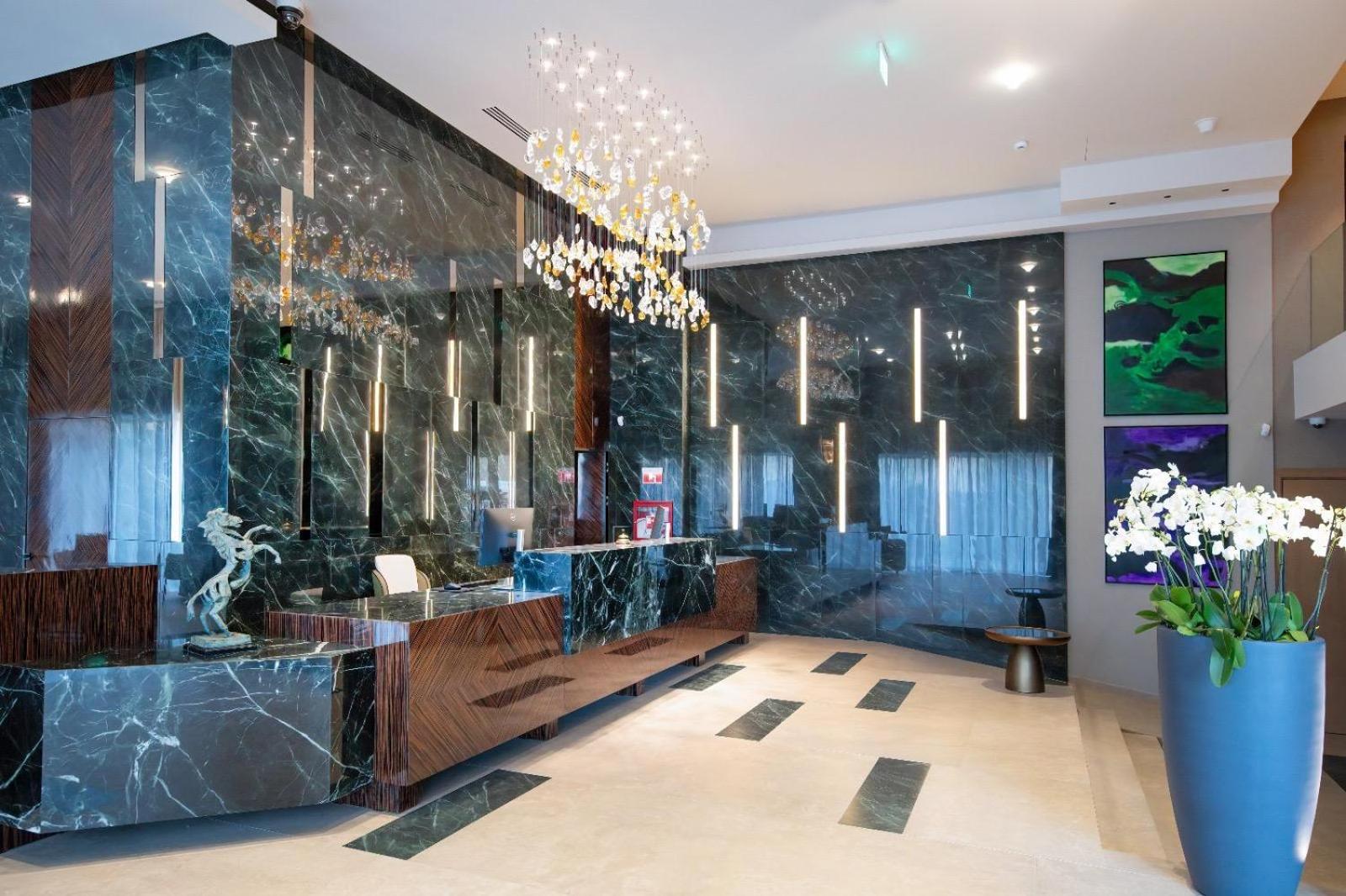 Issa Resort Turda Luaran gambar